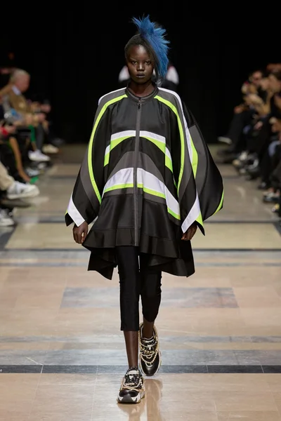 Look 44